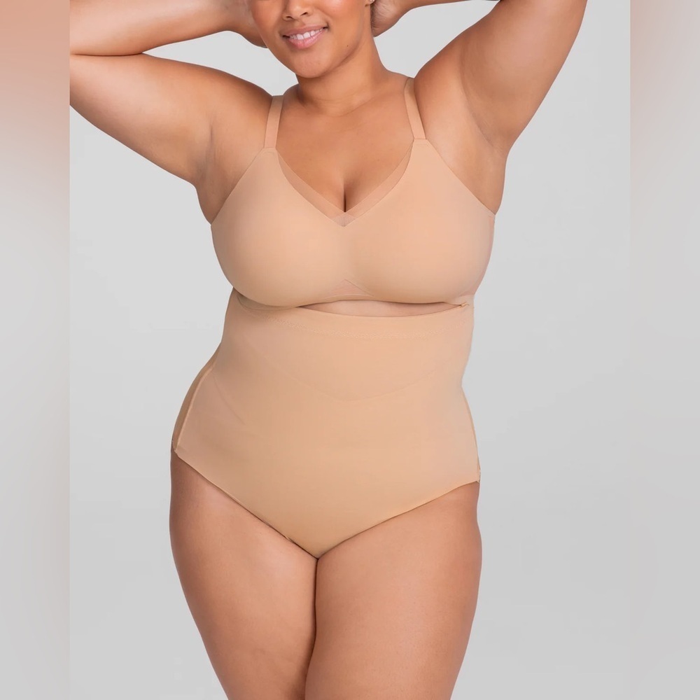 Honeylove SuperPower Thong Bodysuit Shapewear Nude Size 1X with Wash Bag
